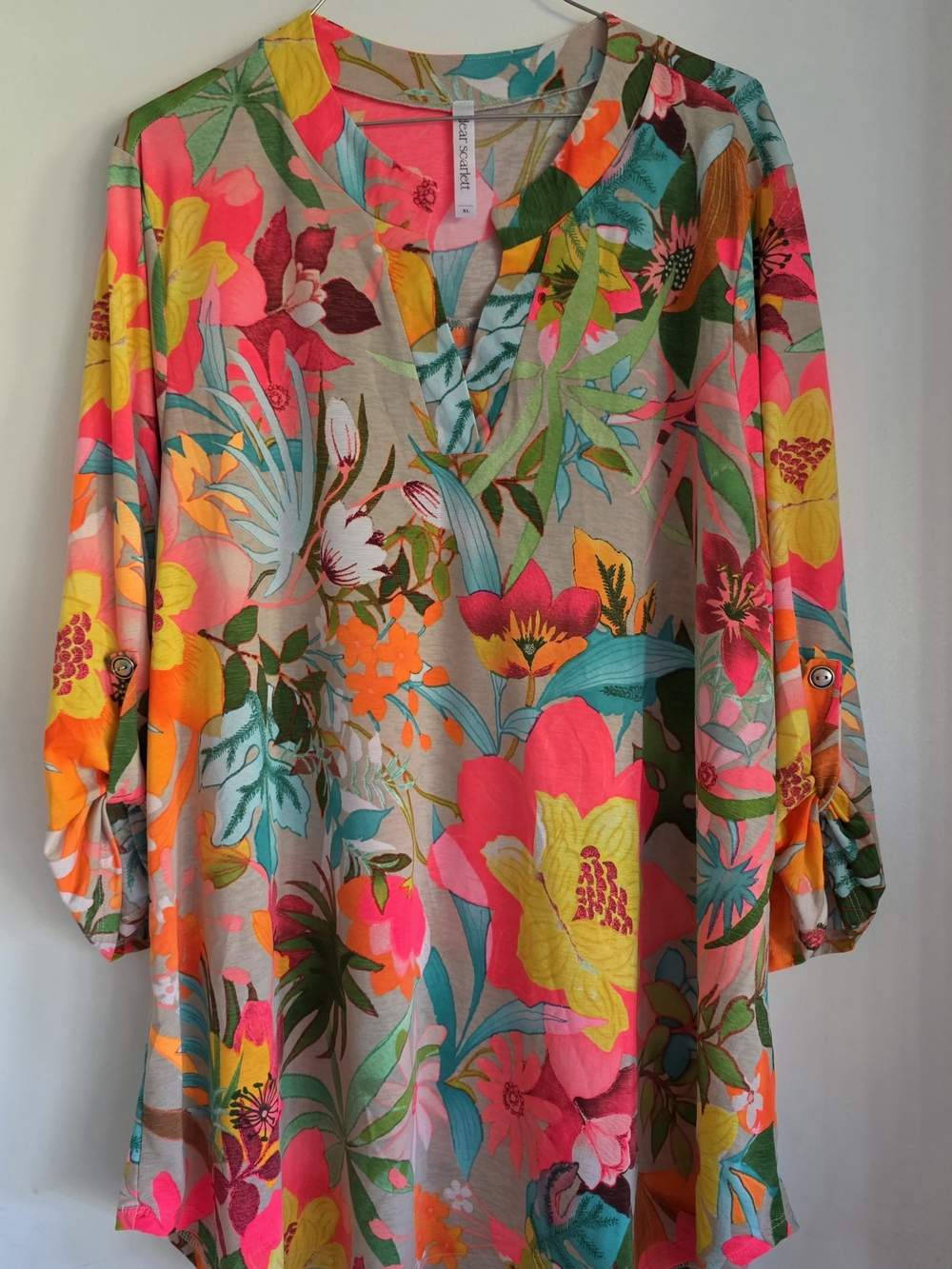 Dear Scarlett Vibrant Floral V-Neck Women's Top - Multi XL